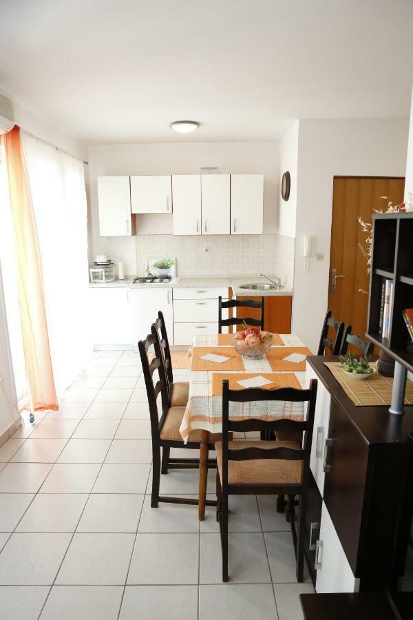 Apartman Alica Srima Βόντιτσε Εξωτερικό φωτογραφία