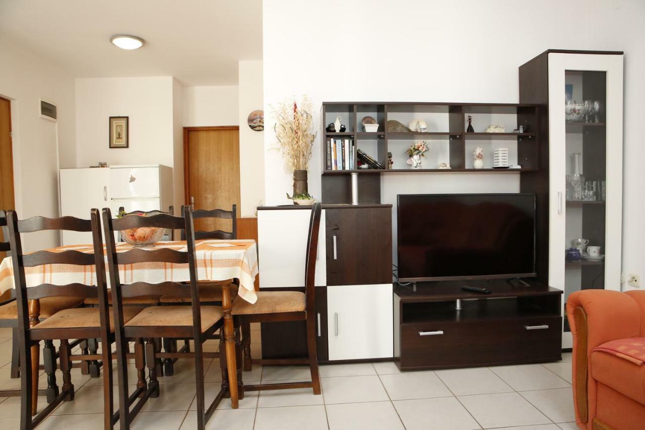 Apartman Alica Srima Βόντιτσε Εξωτερικό φωτογραφία